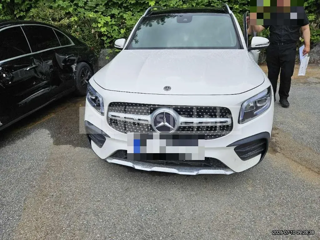 Photo 2 of 57: 2020 Mercedes-Benz GLB250 4Matic — Korean insurance auction