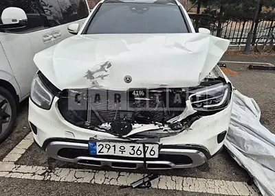 Photo 1 of 12: 2020 Mercedes-Benz GLC300e 4Matic, VIN W1N0G5DB5LF817785 — Korean insurance auction