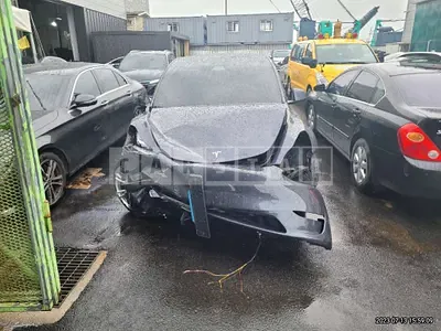 Photo 1 of 28: 2021 Tesla Model Y LongRange, VIN 5YJYGDEE6MF227369 — Korean insurance auction