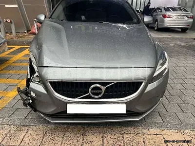 Photo 1 of 6: 2018 Volvo V40 D3, VIN YV1MV79K0J2491272 — Korean insurance auction
