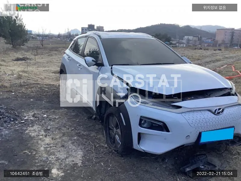 Photo 2 of 18: 2019 Hyundai Kona Electric, VIN KMHK381GFKU026629 — Korean insurance auction