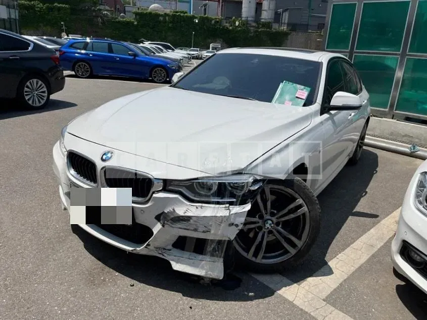 Photo 2 of 13: 2018 BMW 320d, VIN WBA8C510XJA075190 — Korean insurance auction