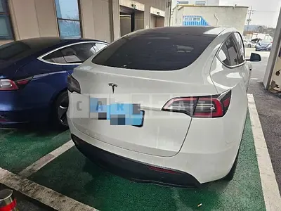Photo 1 of 12: 2023 Tesla Model Y RWD, VIN LRWYGCFS8RC206099 — Korean insurance auction