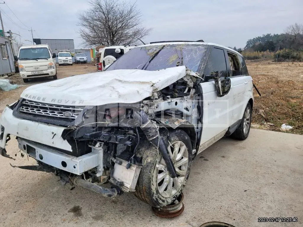 Photo 2 of 17: 2017 Land Rover Range Rover Sports 3.0 d, VIN SALWA2FK2HA690988 — Korean insurance auction