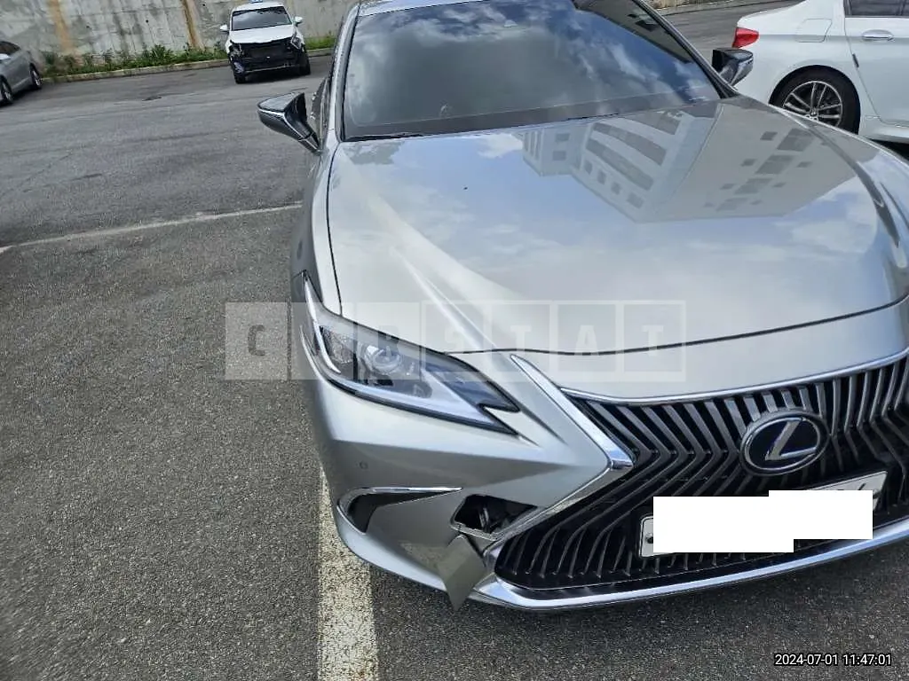 Photo 2 of 50: 2021 Lexus ES300h, VIN JTHBA1C10M2001402 — Korean insurance auction