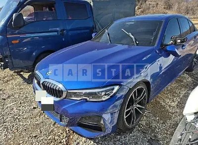 Photo 1 of 30: 2022 BMW 320i — Korean insurance auction