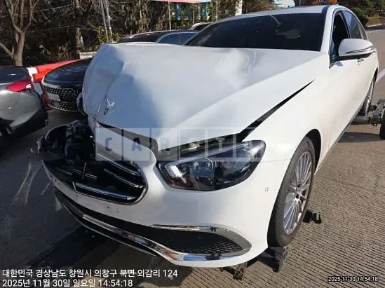Photo 2 of 7: 2022 Mercedes-Benz E250 — Korean insurance auction