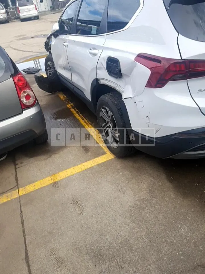 Photo 2 of 5: 2021 Hyundai Santa Fe, VIN KMHS281LHMU366600 — Korean insurance auction
