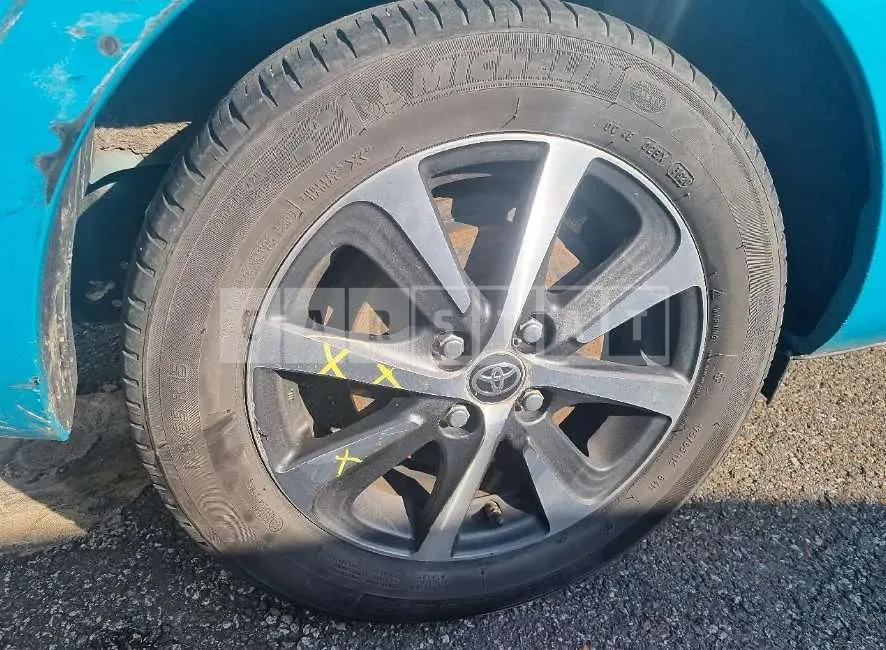 Photo 3 of 3: 2018 Toyota (parts) Prius C Wheel — Korean insurance auction