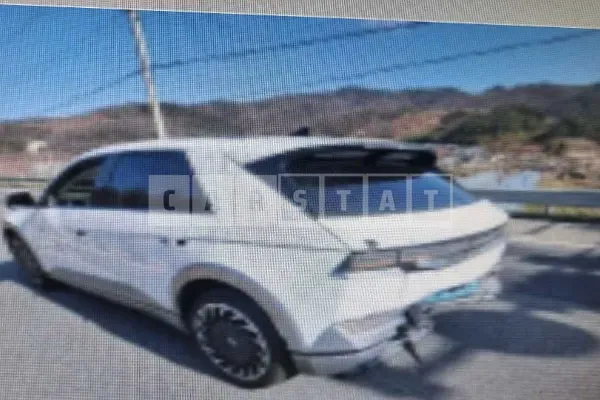 Photo 2 of 3: 2022 Hyundai Modern Ionic 5, VIN KMHKR81AFNU017457 — Korean insurance auction