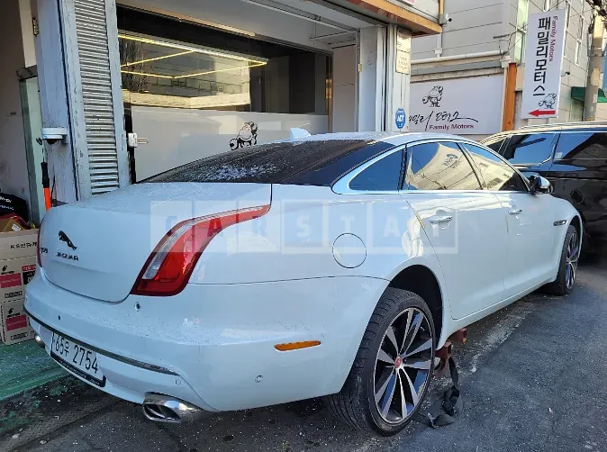 Photo 2 of 14: 2019 Jaguar XJ 3.0d, VIN SAJAA22P7KNW17698 — Korean insurance auction