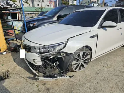 Photo 1 of 9: 2016 Kia K5 — Korean insurance auction