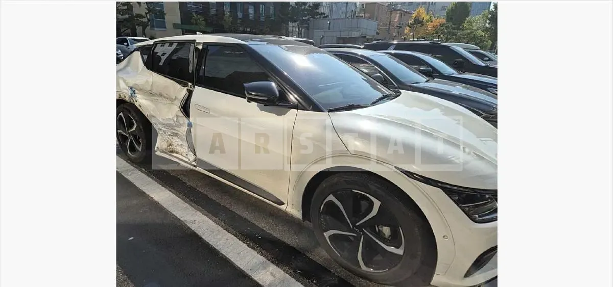 Photo 2 of 13: 2021 Kia EV6 Long Range — Korean insurance auction