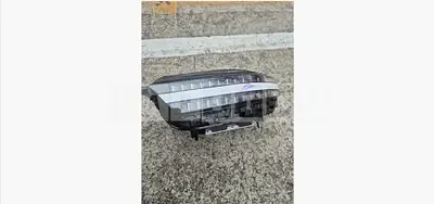 2025 (Parts) Genesis G90 L headlamp