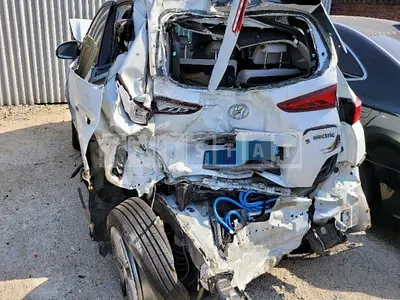 Photo 1 of 8: 2019 Hyundai Kona Electric, VIN KMHK281GFKU054968 — Korean insurance auction
