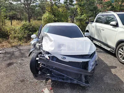 Photo 1 of 13: 2014 Kia K5 2.0 — Korean insurance auction