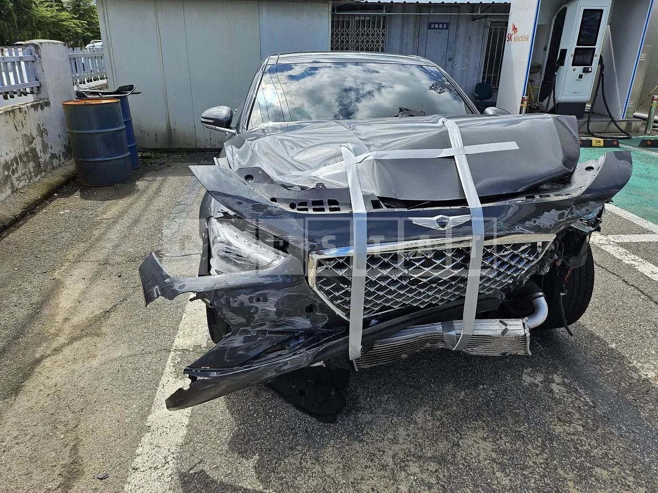 Photo 2 of 14: 2020 Genesis G70, VIN KMTG341ABKU058333 — Korean insurance auction