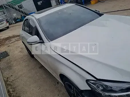 Photo 2 of 9: 2021 Mercedes-Benz C200, VIN W1KWF8AB2MR607421 — Korean insurance auction