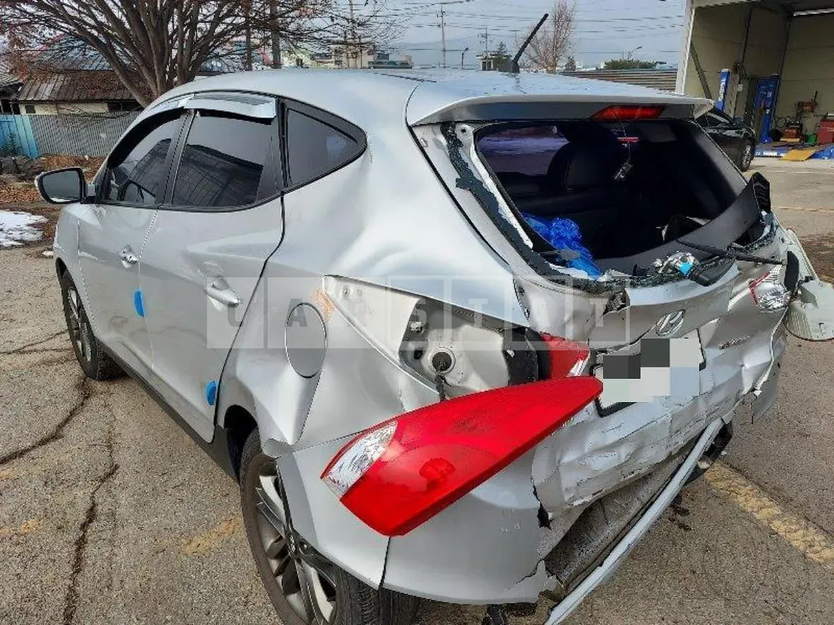 Photo 2 of 6: 2014 Hyundai Tucson ix — Korean insurance auction