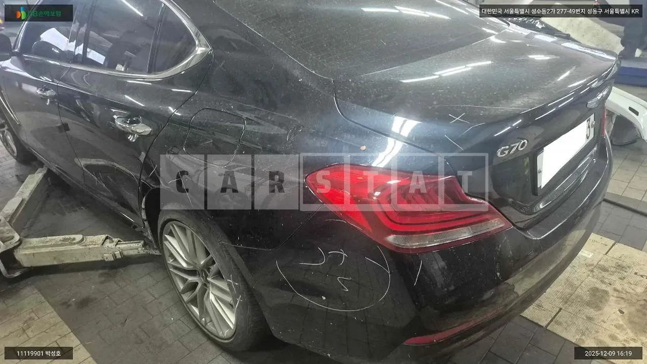 Photo 2 of 35: 2019 Genesis G70, VIN KMTG341ABKU050494 — Korean insurance auction