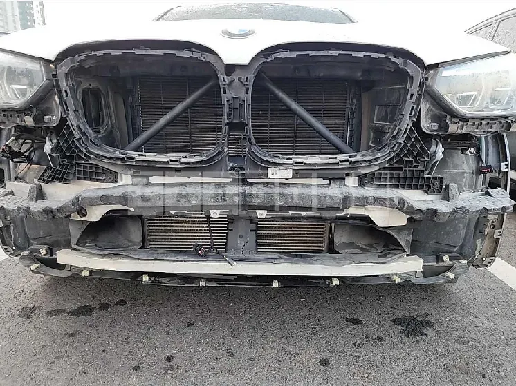 Photo 2 of 41: 2021 BMW X4 xDrive20i, VIN WBA2V9101M9E20736 — Korean insurance auction