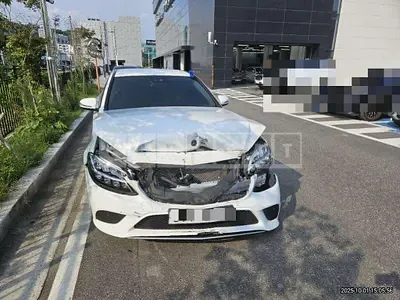 Photo 1 of 10: 2019 Mercedes-Benz C200 — Korean insurance auction