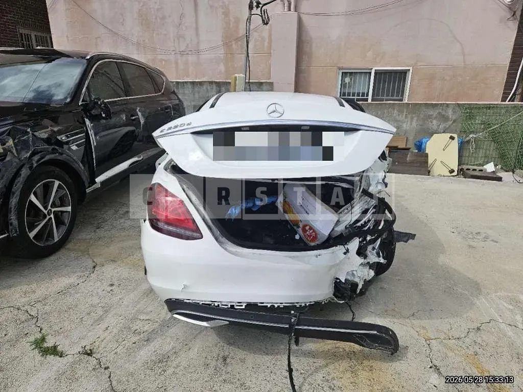 Photo 2 of 12: 2018 Mercedes-Benz C220 d — Korean insurance auction