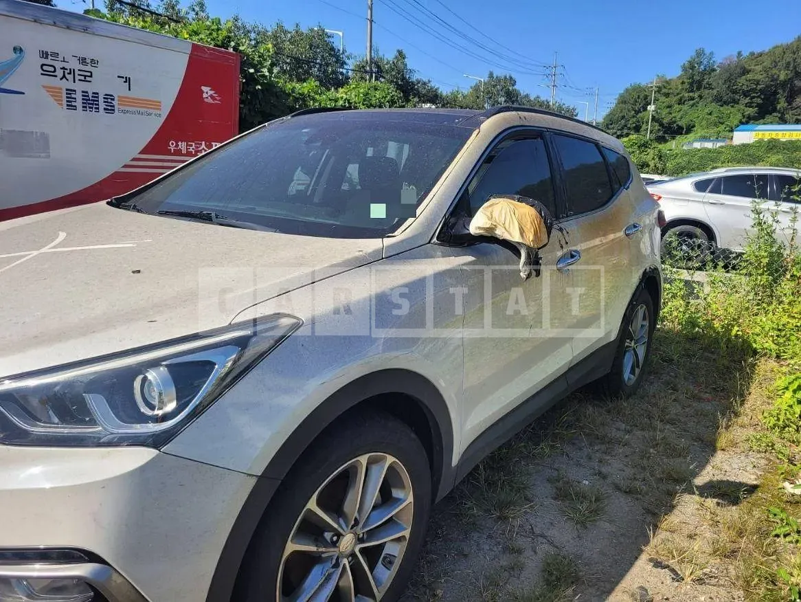 Photo 2 of 7: 2016 Hyundai Santa Fe DM — Korean insurance auction