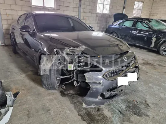 Photo 2 of 14: 2018 Kia Stinger, VIN KNAE351ABJS005305 — Korean insurance auction
