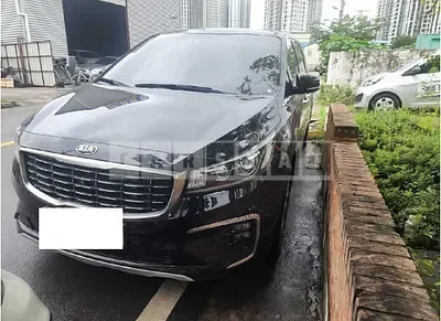 Photo 1 of 14: 2019 Kia Carnival — Korean insurance auction