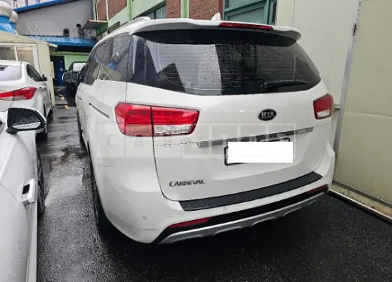 Photo 2 of 30: 2016 Kia Carnival — Korean insurance auction