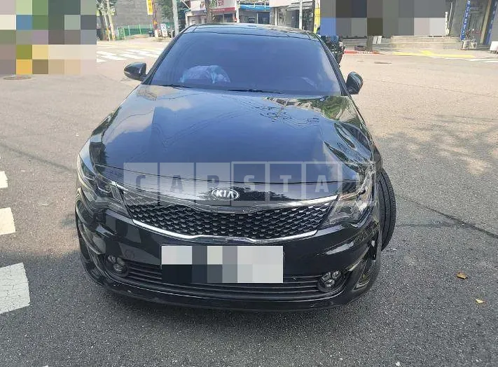 Photo 2 of 10: 2018 Kia K5 2.0 — Korean insurance auction
