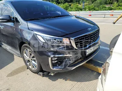 Photo 1 of 14: 2019 Kia Carnival Limousine, VIN KNAMB81ABKS470604 — Korean insurance auction