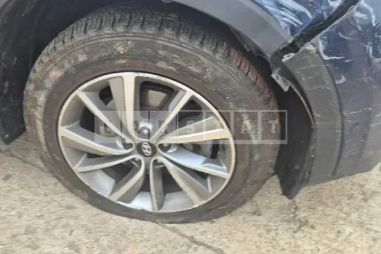 Photo 2 of 27: 2019 Hyundai Santa Fe — Korean insurance auction