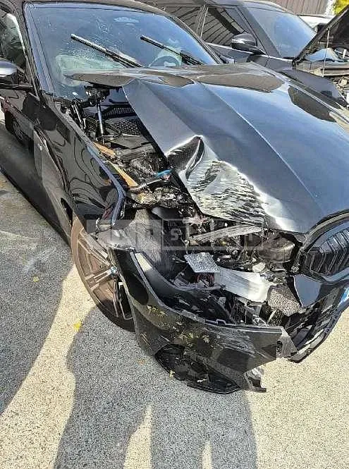 Photo 2 of 19: 2024 BMW 320i — Korean insurance auction