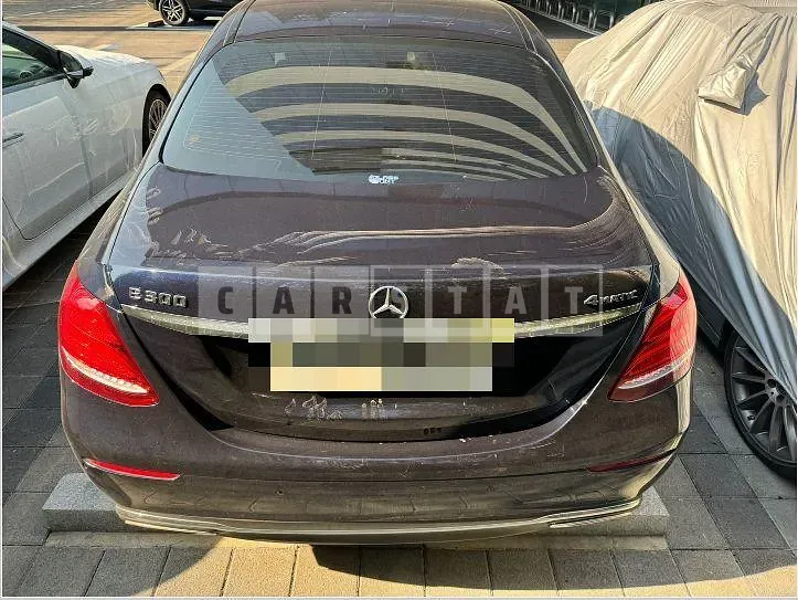 Photo 2 of 23: 2018 Mercedes-Benz E300 4Matic — Korean insurance auction