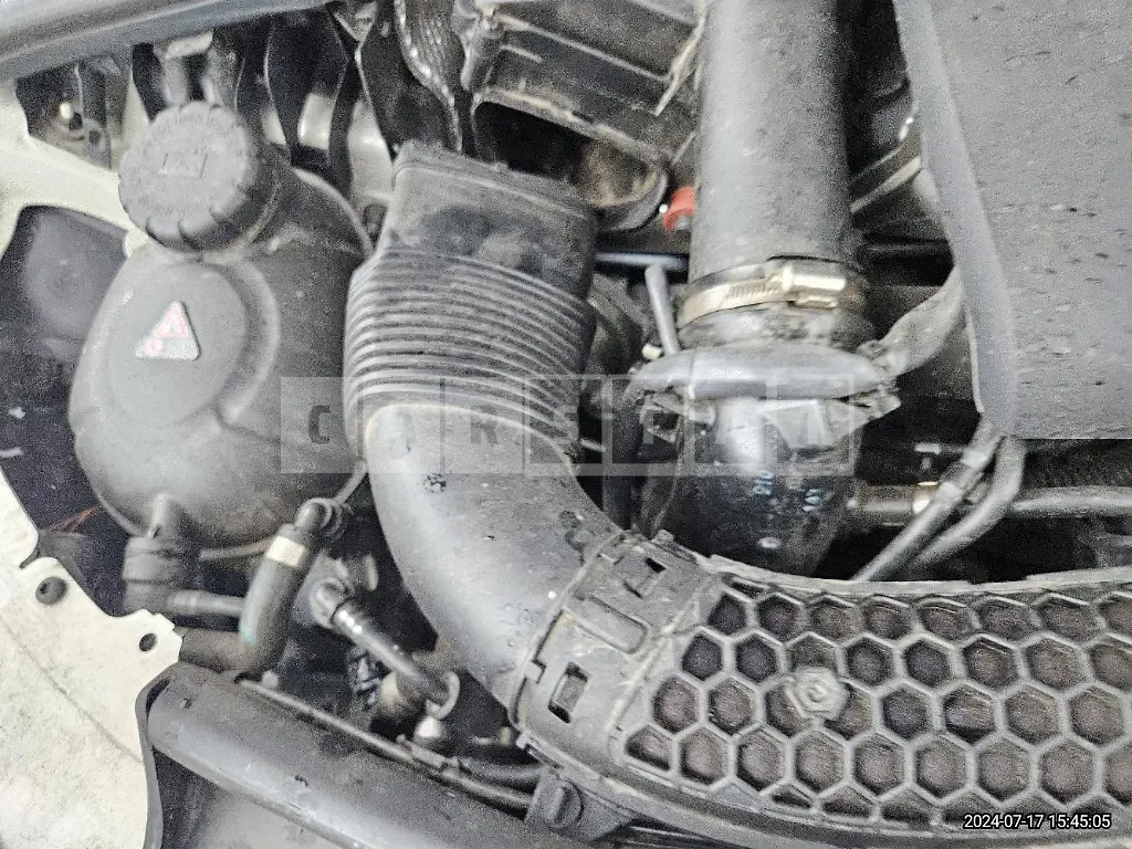 Photo 2 of 20: 2018 Mercedes-Benz C 200 — Korean insurance auction