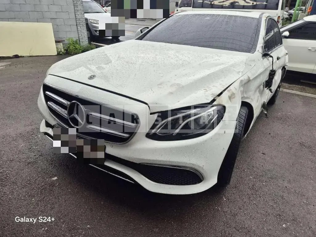 Photo 2 of 22: 2020 Mercedes-Benz E250 — Korean insurance auction