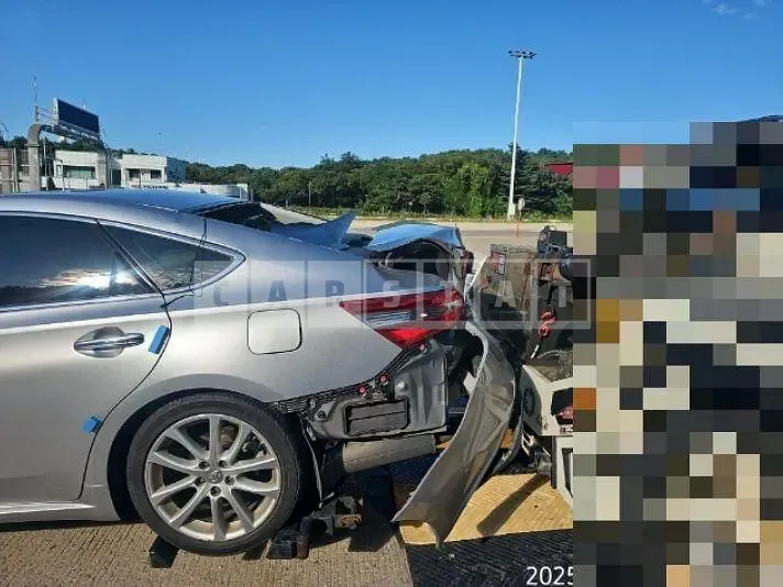 Photo 2 of 8: 2015 Toyota Avalon — Korean insurance auction