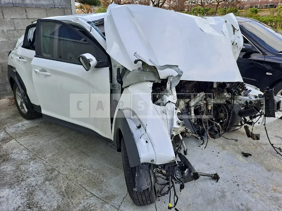 Photo 2 of 11: 2022 Hyundai Kona Gasoline — Korean insurance auction
