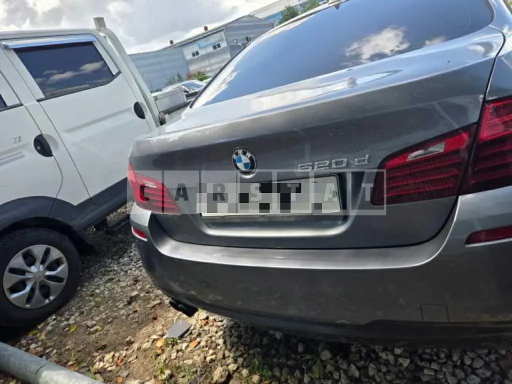 Photo 2 of 13: 2016 BMW 520d — Korean insurance auction