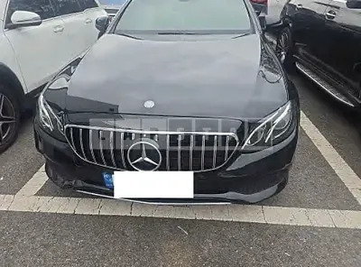 Photo 1 of 17: 2017 Mercedes-Benz E 200 — Korean insurance auction
