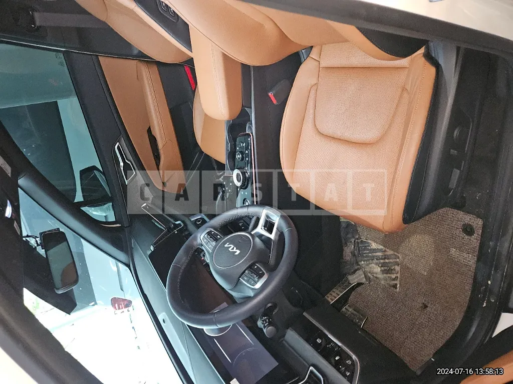 Photo 2 of 23: 2024 Kia Sportage — Korean insurance auction