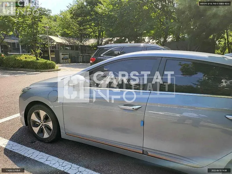 Photo 2 of 23: 2016 Hyundai Ionic, VIN KMHC051HFHU000465 — Korean insurance auction