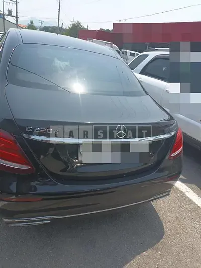 Photo 1 of 20: 2016 Mercedes-Benz E220 d, VIN WDDZF0EB7HA112015 — Korean insurance auction