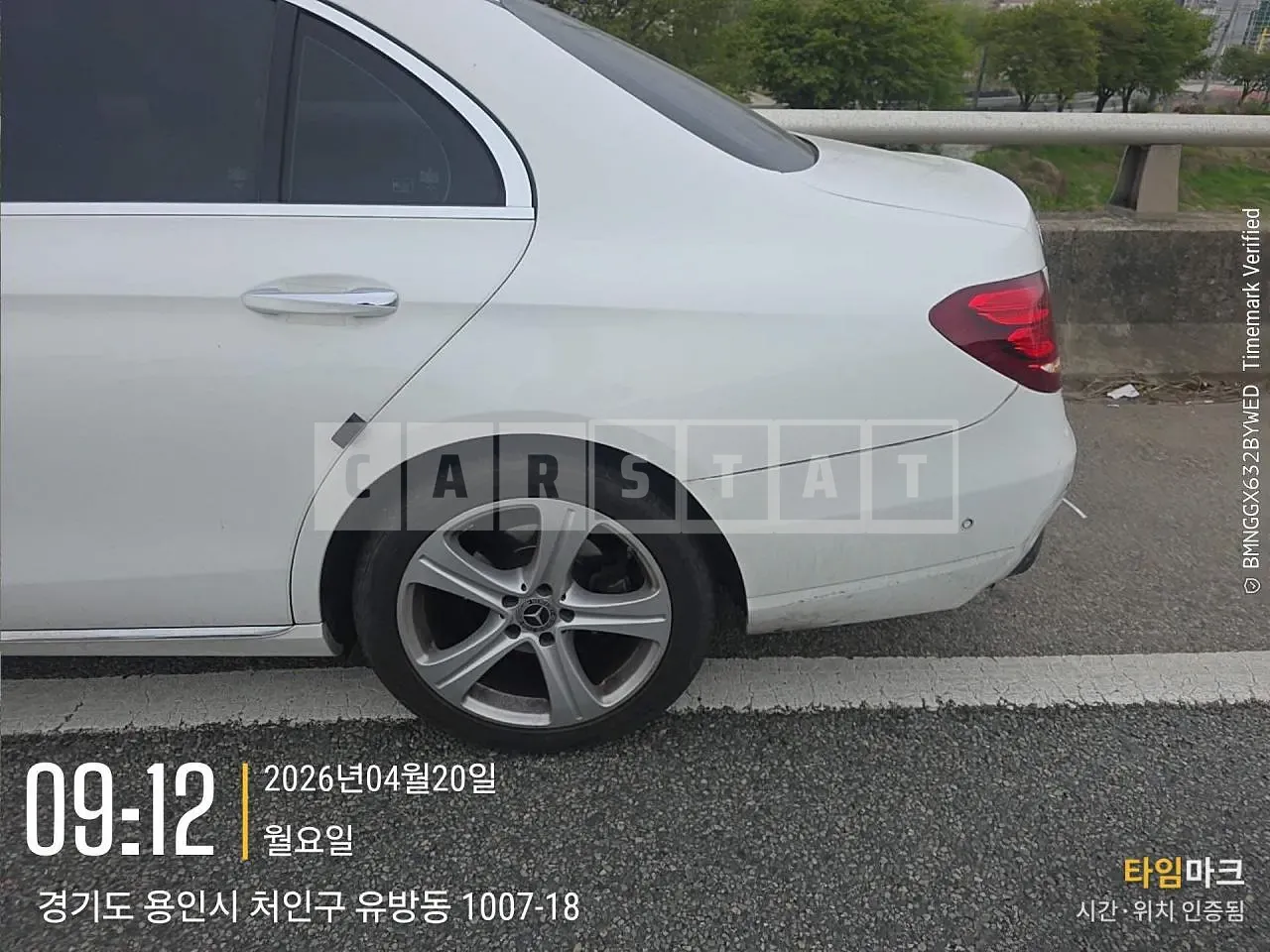 Photo 2 of 34: 2018 Mercedes-Benz E200, VIN WDDZF4CB1JA419793 — Korean insurance auction