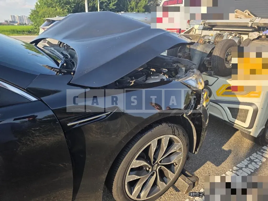 Photo 2 of 10: 2015 Kia K5 2.0 — Korean insurance auction