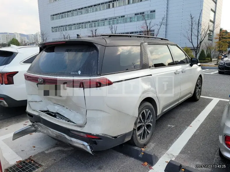 Photo 2 of 29: 2021 Kia Carnival 2.2, VIN KNANC81BBMS076004 — Korean insurance auction