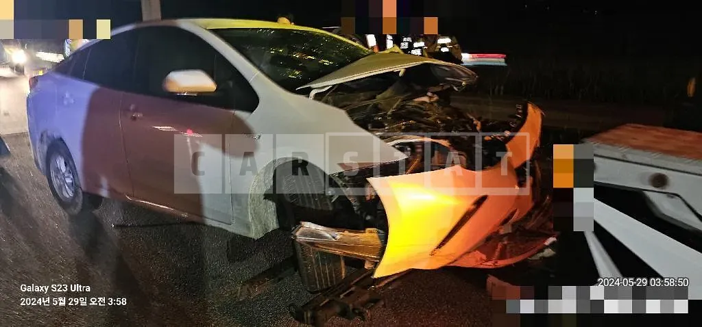 Photo 2 of 8: 2021 Toyota Prius 2WD — Korean insurance auction