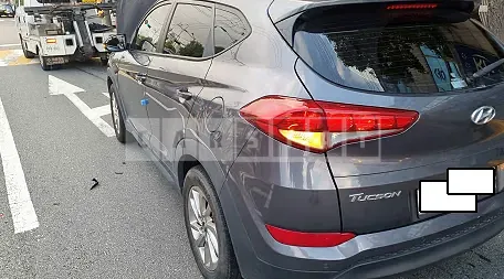 Photo 2 of 12: 2016 Hyundai Tucson, VIN KMHJ3815GGU033326 — Korean insurance auction
